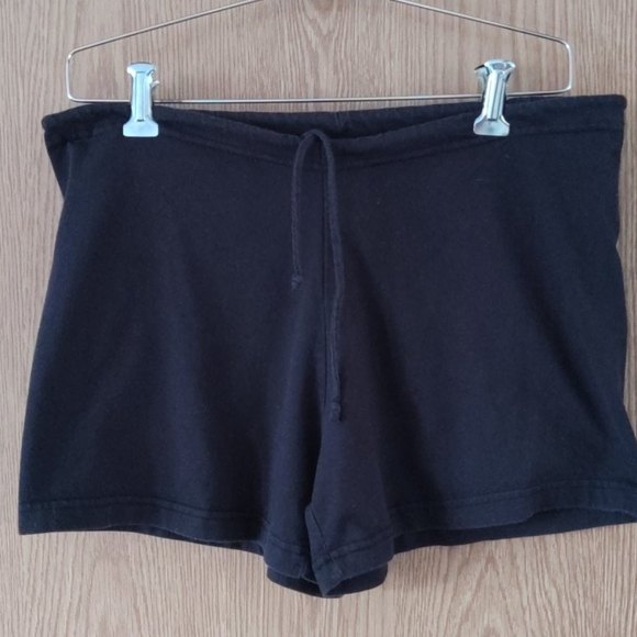 Shorts. - Picture 2 of 6